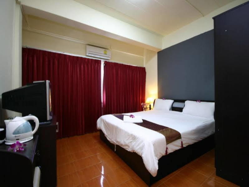 2Gether Guesthouse Karon Extérieur photo